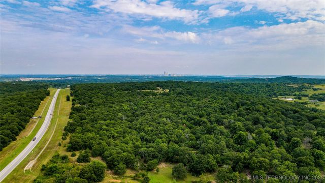 5219 NW 52nd Avenue, Tulsa, OK 74126