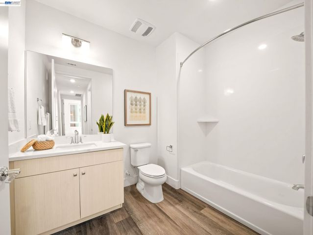 2339 Kinetic Cmn 310, Fremont, CA 94539