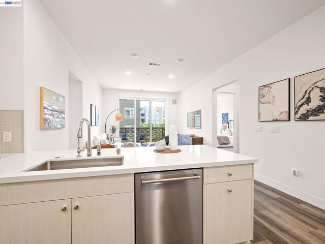 2339 Kinetic Cmn 310, Fremont, CA 94539
