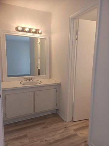 640 SE 2nd Avenue 202, Boynton Beach, FL 33435