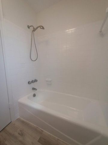 640 SE 2nd Avenue 202, Boynton Beach, FL 33435