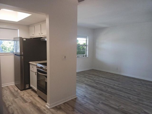 640 SE 2nd Avenue 202, Boynton Beach, FL 33435