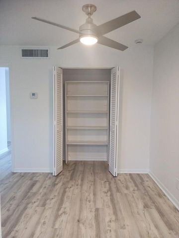 640 SE 2nd Avenue 202, Boynton Beach, FL 33435