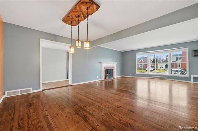 431 Colonial Court, Grosse Pointe Farms, MI 48236