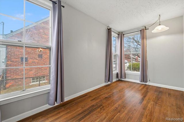 431 Colonial Court, Grosse Pointe Farms, MI 48236