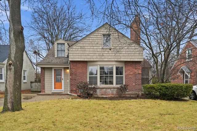 431 Colonial Court, Grosse Pointe Farms, MI 48236