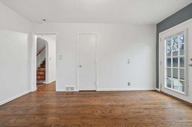 431 Colonial Court, Grosse Pointe Farms, MI 48236