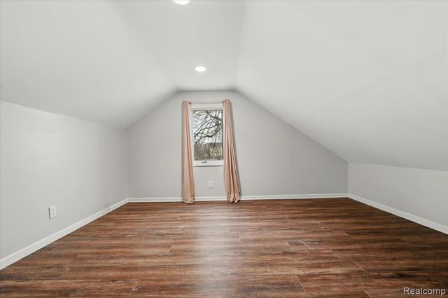 431 Colonial Court, Grosse Pointe Farms, MI 48236