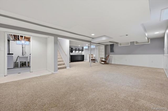 431 Colonial Court, Grosse Pointe Farms, MI 48236