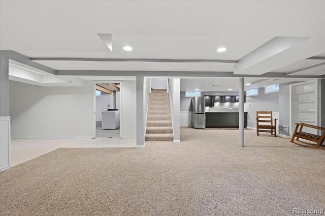 431 Colonial Court, Grosse Pointe Farms, MI 48236