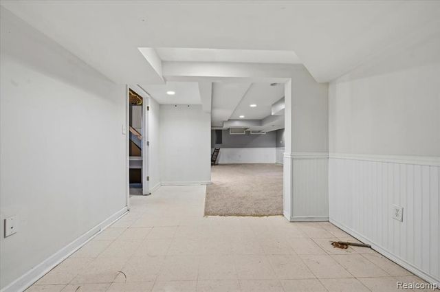 431 Colonial Court, Grosse Pointe Farms, MI 48236