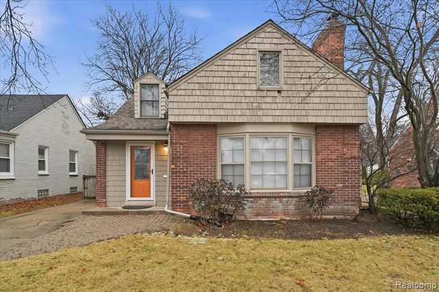 431 Colonial Court, Grosse Pointe Farms, MI 48236