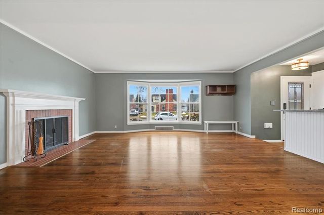 431 Colonial Court, Grosse Pointe Farms, MI 48236