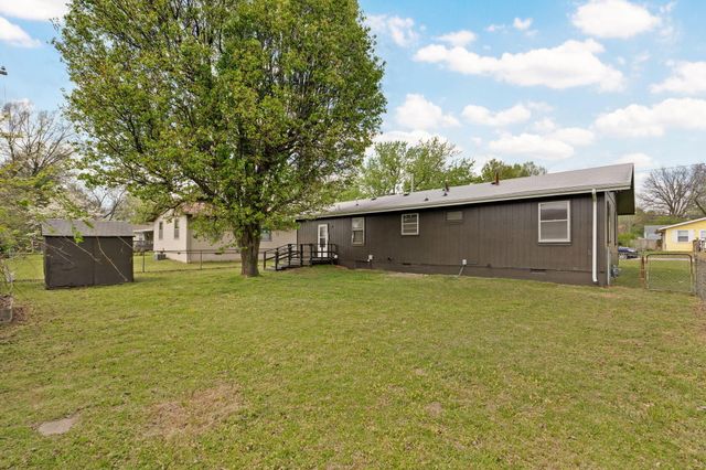 2316 W Page Street, Springfield, MO 65802