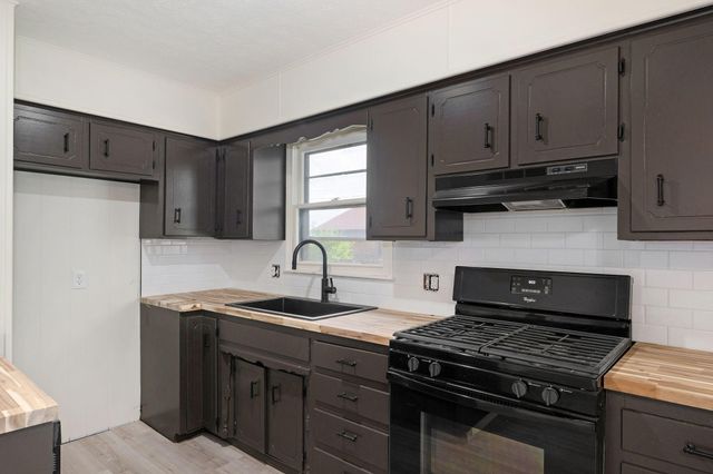 2316 W Page Street, Springfield, MO 65802