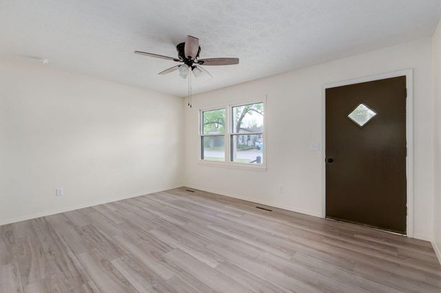 2316 W Page Street, Springfield, MO 65802