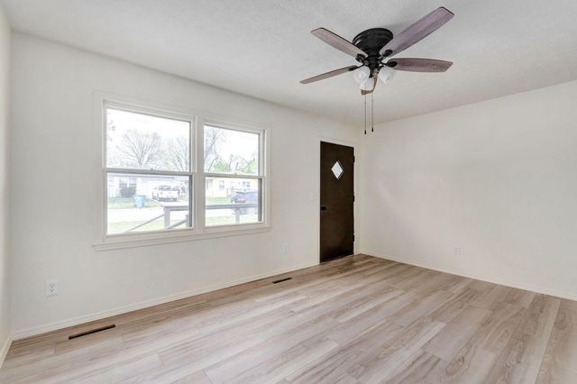 2316 W Page Street, Springfield, MO 65802