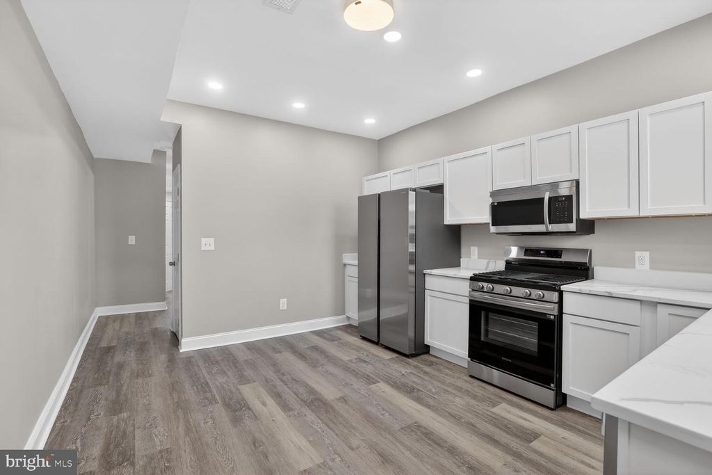 Image 8 of property listing at 2802 CLIFTON PARK TER, Baltimore, MD 21213