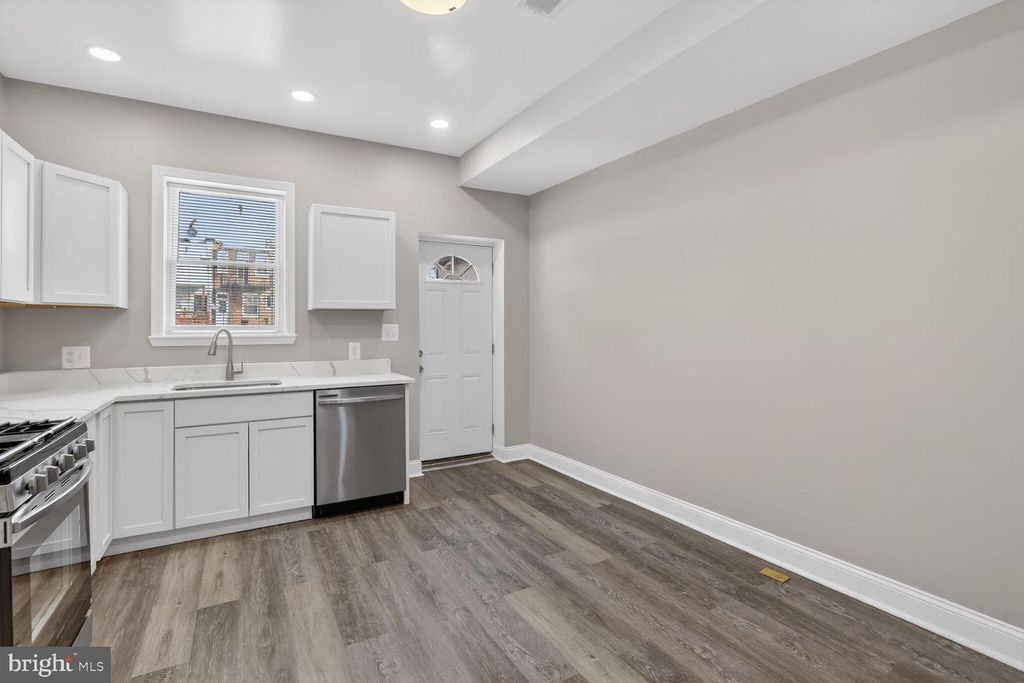 Image 9 of property listing at 2802 CLIFTON PARK TER, Baltimore, MD 21213
