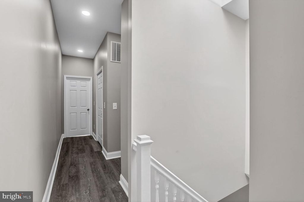 Image 11 of property listing at 2802 CLIFTON PARK TER, Baltimore, MD 21213