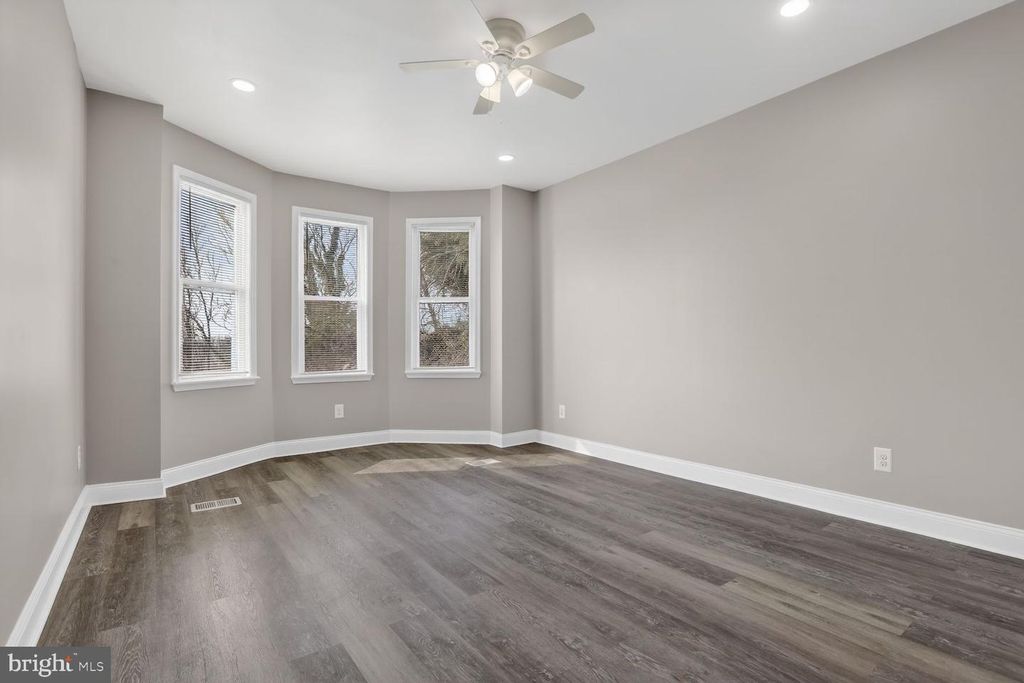 Image 16 of property listing at 2802 CLIFTON PARK TER, Baltimore, MD 21213