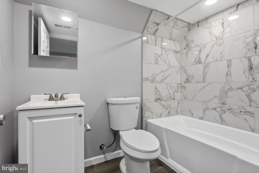 Image 21 of property listing at 2802 CLIFTON PARK TER, Baltimore, MD 21213