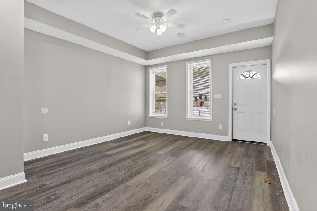 Image 2 of property listing at 2802 CLIFTON PARK TER, Baltimore, MD 21213
