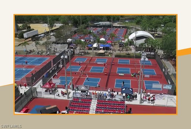 3862 Grove CIR, Naples, FL 34112