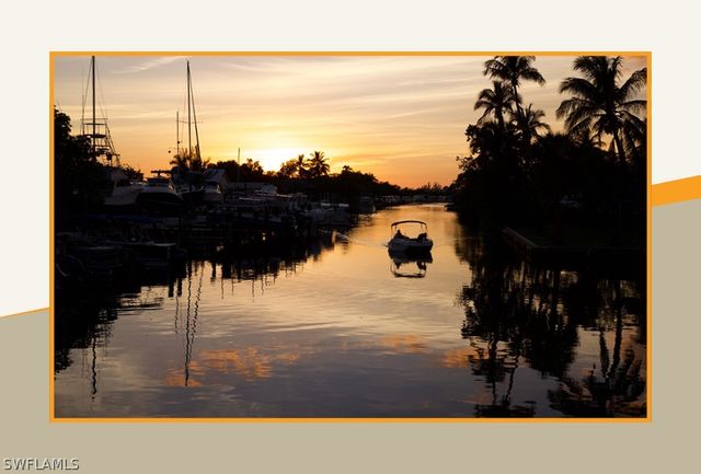 3862 Grove CIR, Naples, FL 34112