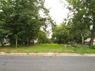 409 W Brenham ST, Elgin, TX 78621