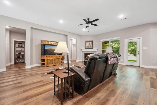 1574 Silver Creek Lane, Montgomery, TX 77316