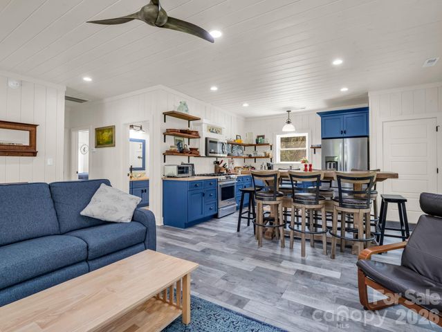 1941 Landrum Road, Columbus, NC 28722