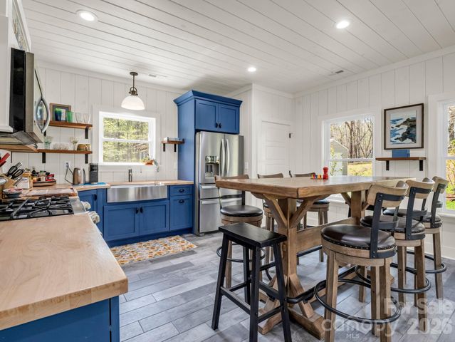 1941 Landrum Road, Columbus, NC 28722