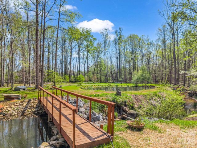 1941 Landrum Road, Columbus, NC 28722