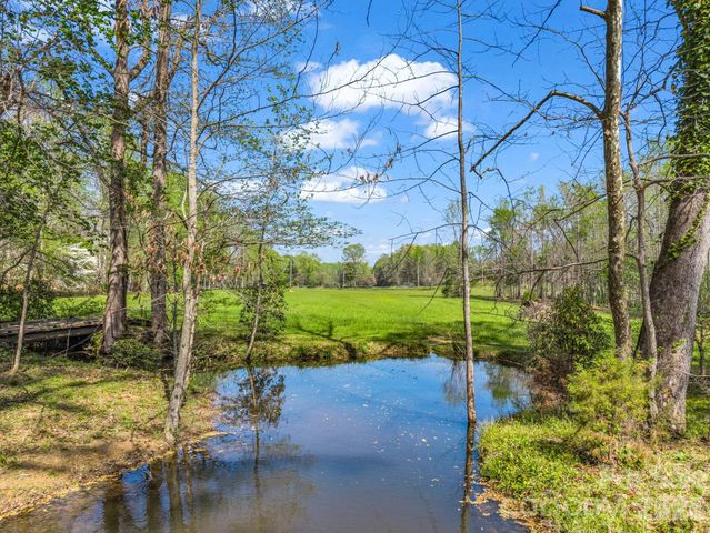 1941 Landrum Road, Columbus, NC 28722