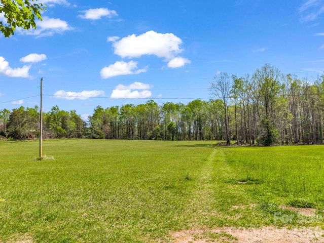 1941 Landrum Road, Columbus, NC 28722