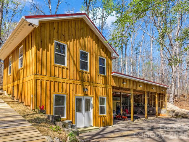 1941 Landrum Road, Columbus, NC 28722