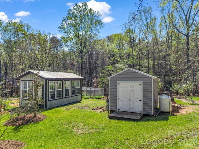 1941 Landrum Road, Columbus, NC 28722