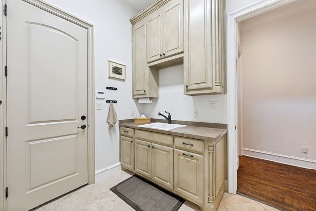 96 Casa Lane 210, Colleyville, TX 76034