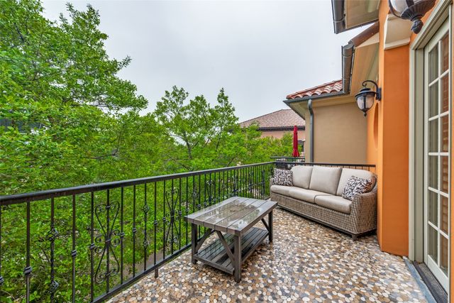 96 Casa Lane 210, Colleyville, TX 76034