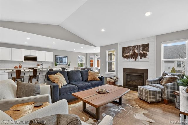 3108 Theodore, Wixom, MI 48393