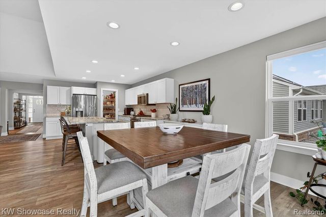 3108 Theodore, Wixom, MI 48393