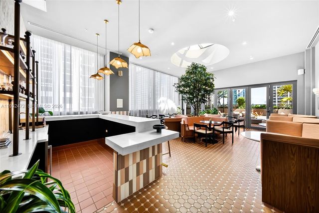 11 NE 6 ST 3210, Miami, FL 33132