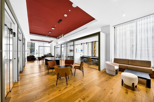 11 NE 6 ST 3210, Miami, FL 33132