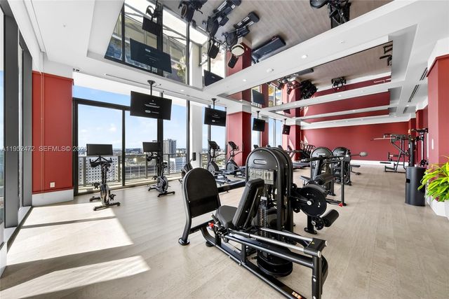 11 NE 6 ST 3210, Miami, FL 33132