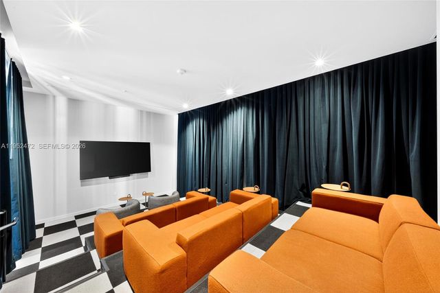 11 NE 6 ST 3210, Miami, FL 33132