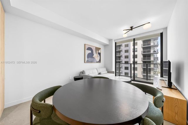 11 NE 6 ST 3210, Miami, FL 33132