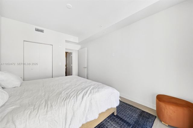 11 NE 6 ST 3210, Miami, FL 33132