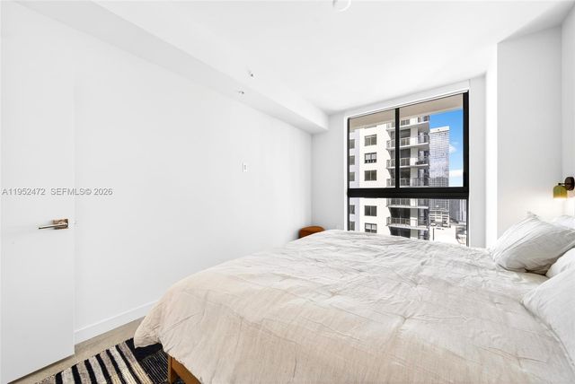 11 NE 6 ST 3210, Miami, FL 33132