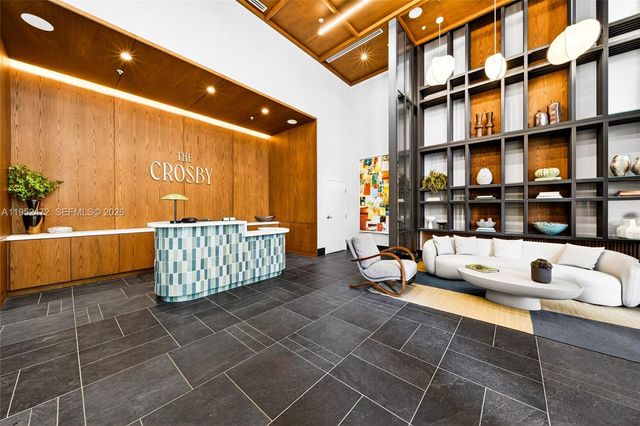 11 NE 6 ST 3210, Miami, FL 33132